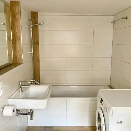 Altstadtwohnung Mit Flair, 2 Zimmer, Kueche, Bad, Kamin, 50 Qm Appartamento