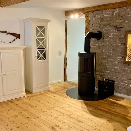 Appartamento Altstadtwohnung Mit Flair, 2 Zimmer, Kueche, Bad, Kamin, 50 Qm Arnstadt