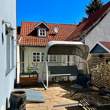 Altstadtwohnung Mit Flair, 2 Zimmer, Kueche, Bad, Kamin, 50 Qm *