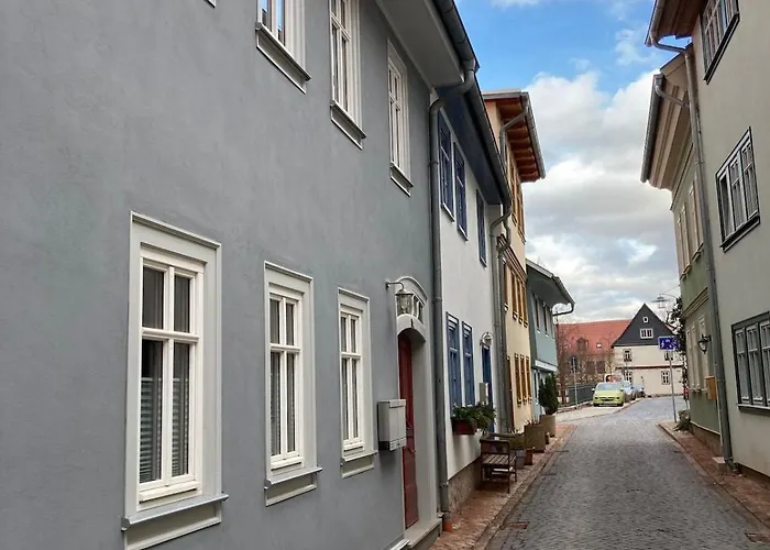 Altstadtwohnung Mit Flair, 2 Zimmer, Kueche, Bad, Kamin, 50 Qm Daire