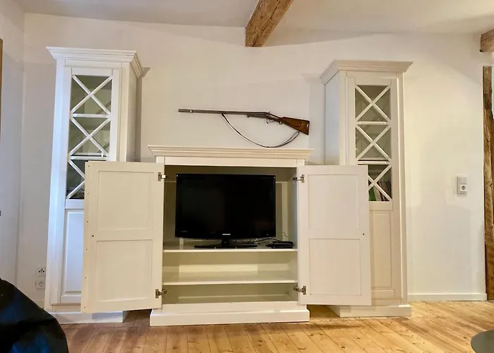 Daire Altstadtwohnung Mit Flair, 2 Zimmer, Kueche, Bad, Kamin, 50 Qm